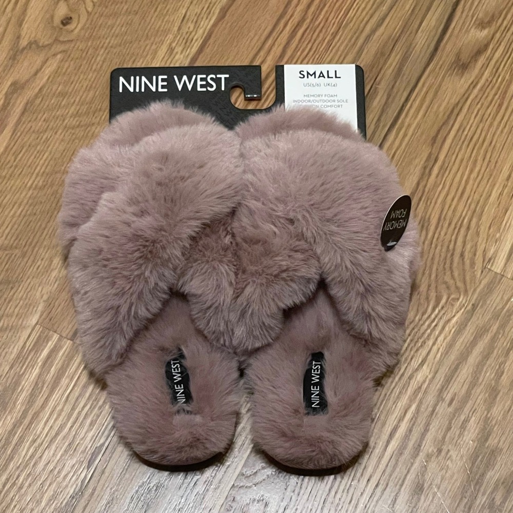 NEW Nine West Mauve Faux Fur‎ Crisscross Strap Slippers Memory Foam Size Small